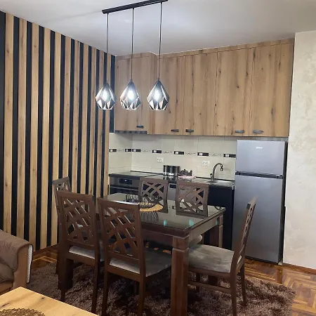 Stan U Centru, * לוזניצה